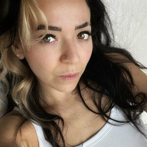 adrienne_777_xxx