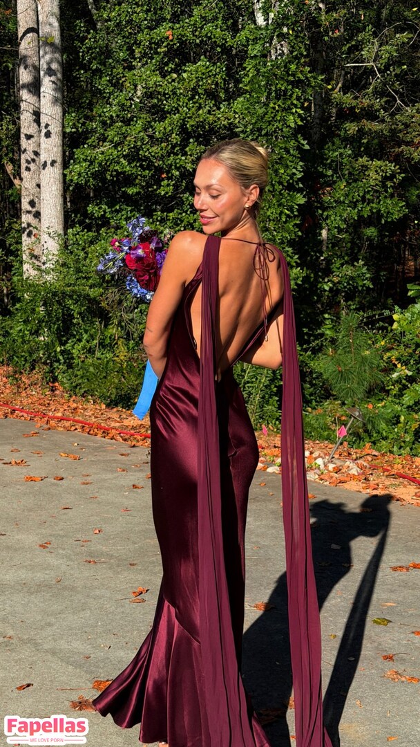 Alexis Ren