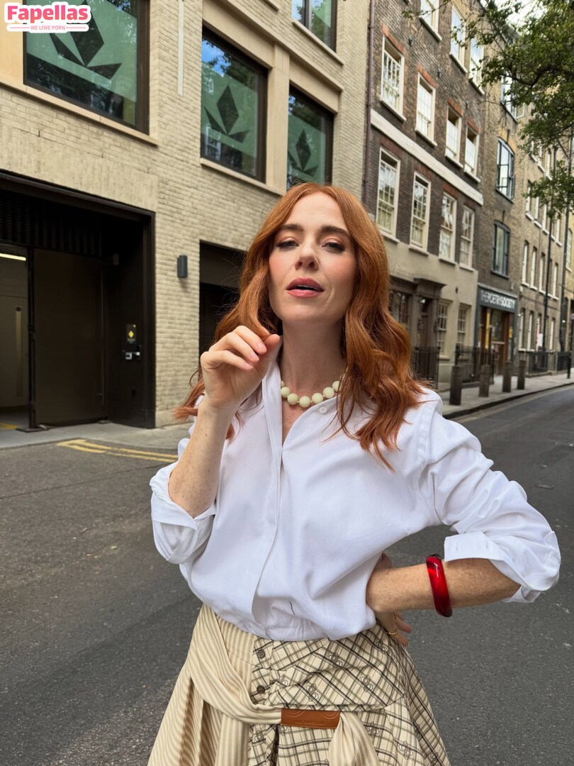 Angela Scanlon