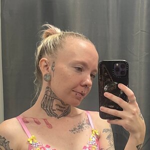 blondetattooedprincess98
