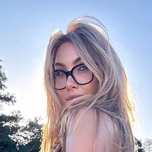 bonnielocketgetspounded