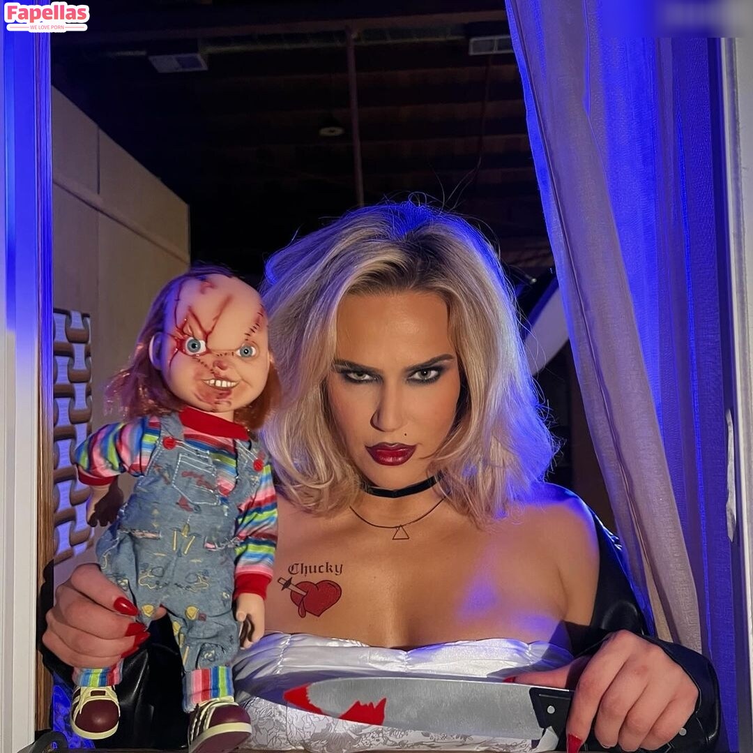 cj-perry-aka-lana