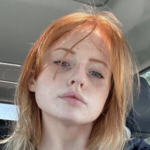 freckledstrawberrygirl