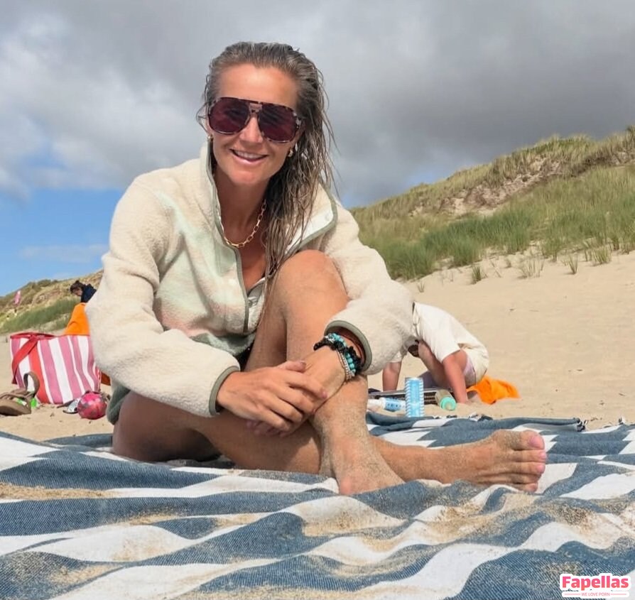Helen Skelton