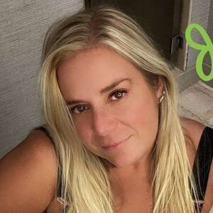 hotbakingwife