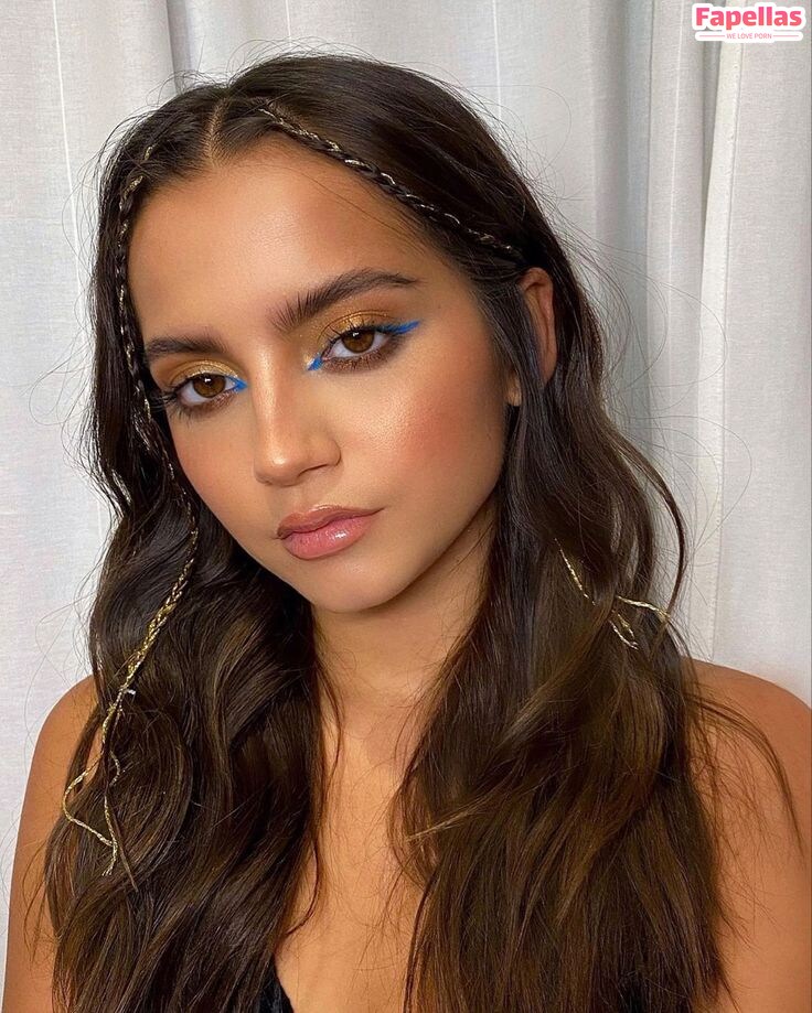 isabela-merced