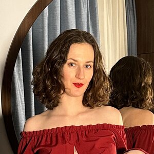 laura.curls