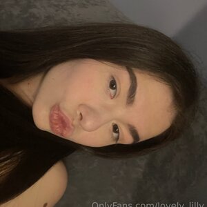 lovely_lilly_me