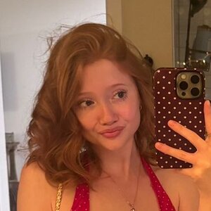 Makenna Kelly / Lifewithmak Messages - Fapellas
