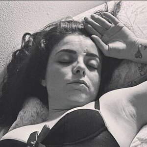 Violeta Isfel