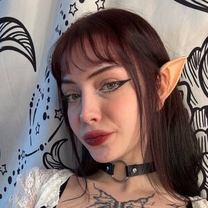 y0urgothgirl